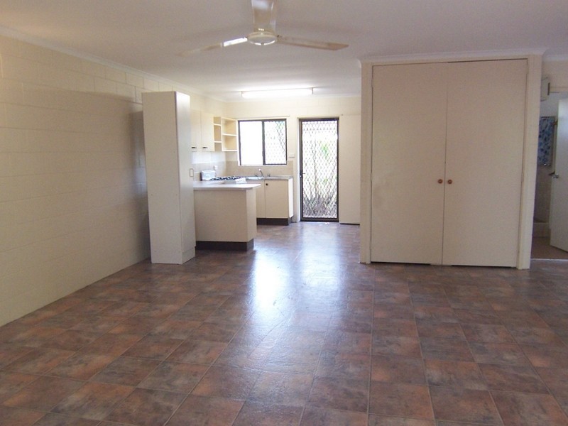 4/6 Armbrust Street, Manoora QLD 4870