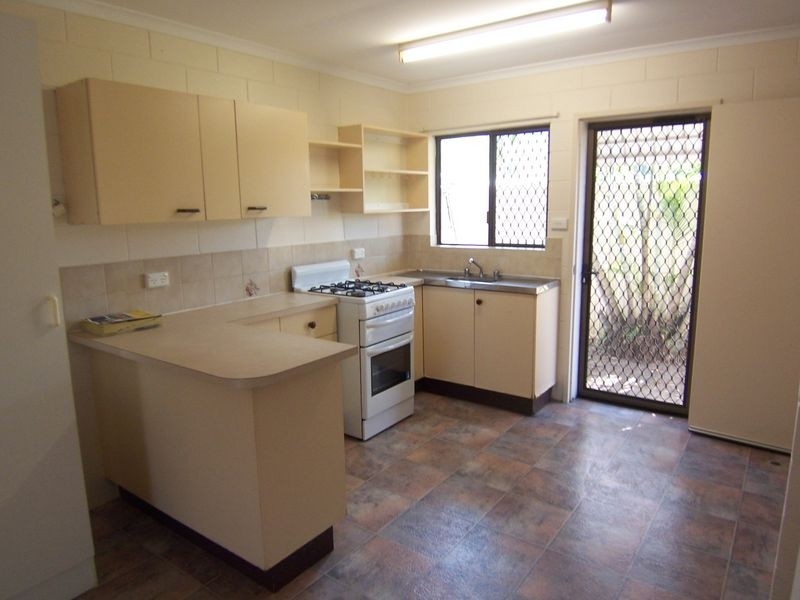 4/6 Armbrust Street, Manoora QLD 4870