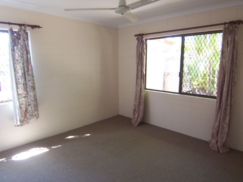 4/6 Armbrust Street, Manoora QLD 4870