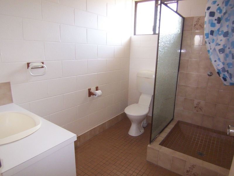 4/6 Armbrust Street, Manoora QLD 4870