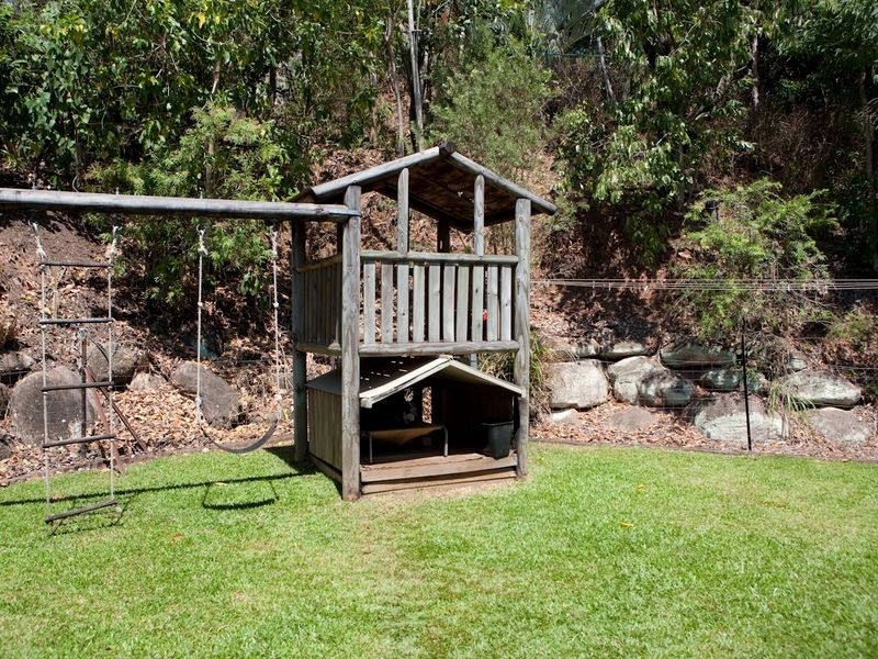 23 Trundle Terrace, Whitfield QLD 4870
