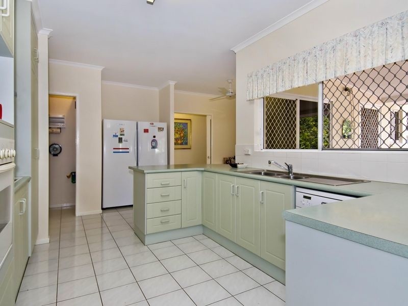 20 Mackey Close, Brinsmead QLD 4870