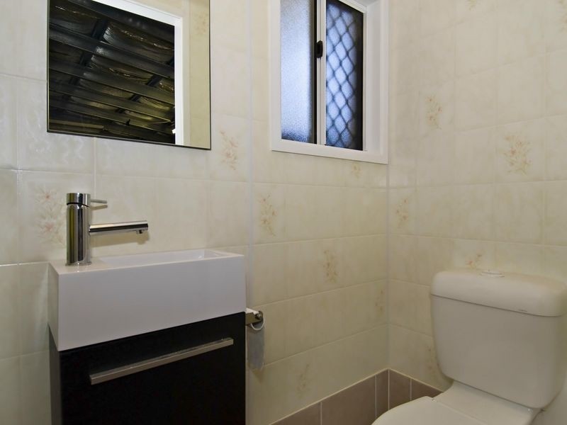 20 Mackey Close, Brinsmead QLD 4870