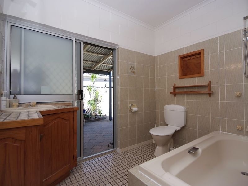 7 Torrance Avenue, Edge Hill QLD 4870