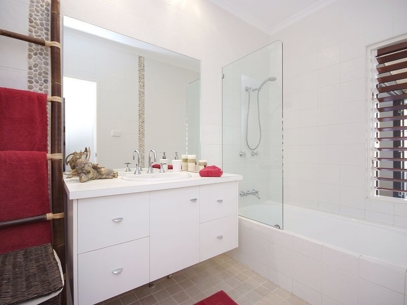 7 Torrance Avenue, Edge Hill QLD 4870