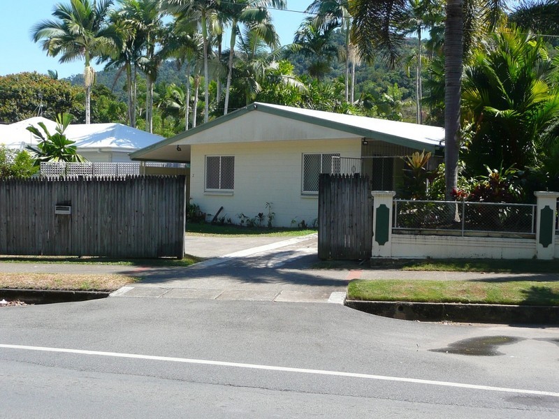 102 Collins Avenue, Edge Hill QLD 4870
