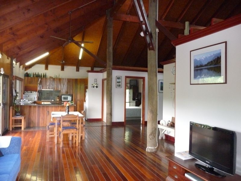 6 Fox Close, Brinsmead QLD 4870