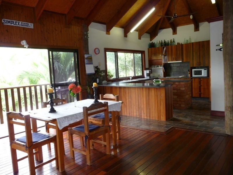 6 Fox Close, Brinsmead QLD 4870