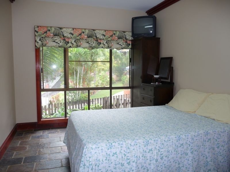 6 Fox Close, Brinsmead QLD 4870