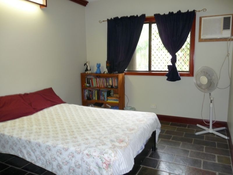 6 Fox Close, Brinsmead QLD 4870