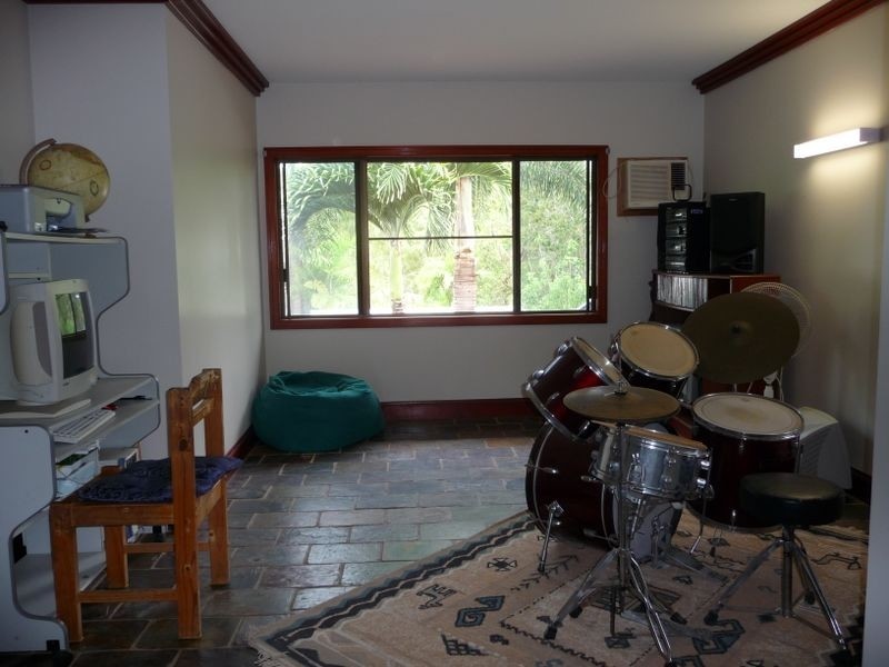 6 Fox Close, Brinsmead QLD 4870