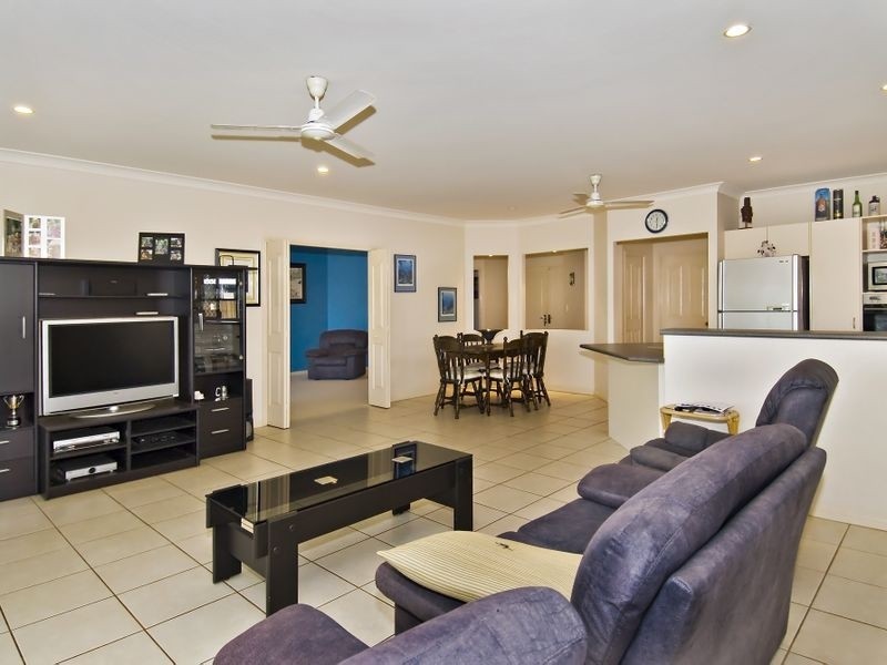 187 McFarlane Drive, Kanimbla QLD 4870