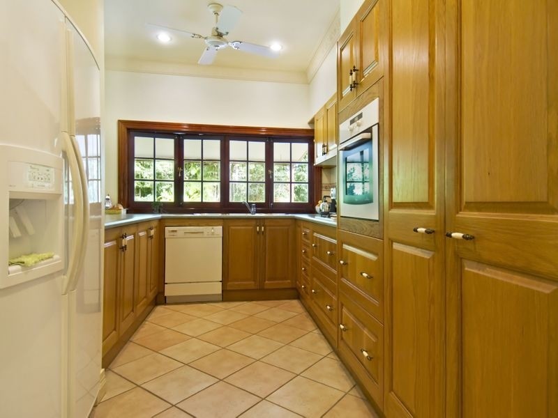 6 Rhapis Court, Whitfield QLD 4870