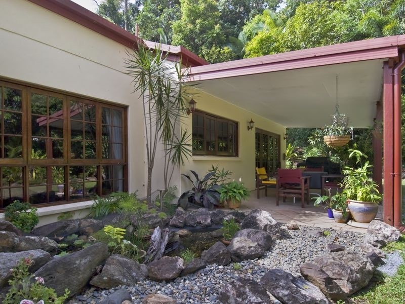 6 Rhapis Court, Whitfield QLD 4870