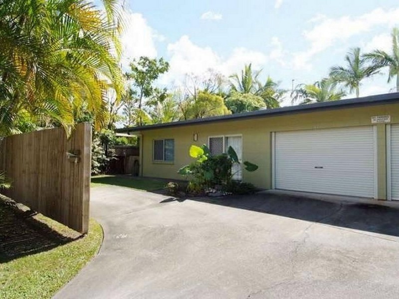 2-4 Brooks Street, Whitfield QLD 4870