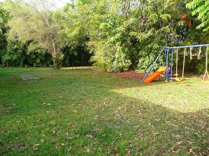 2-4 Brooks Street, Whitfield QLD 4870