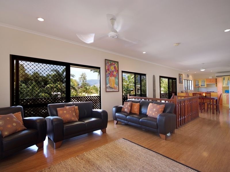 9 Fox Close, Brinsmead QLD 4870