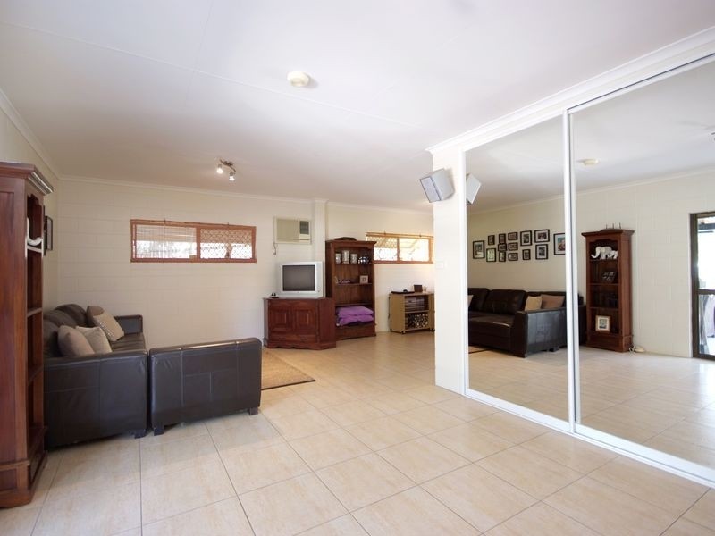 9 Fox Close, Brinsmead QLD 4870
