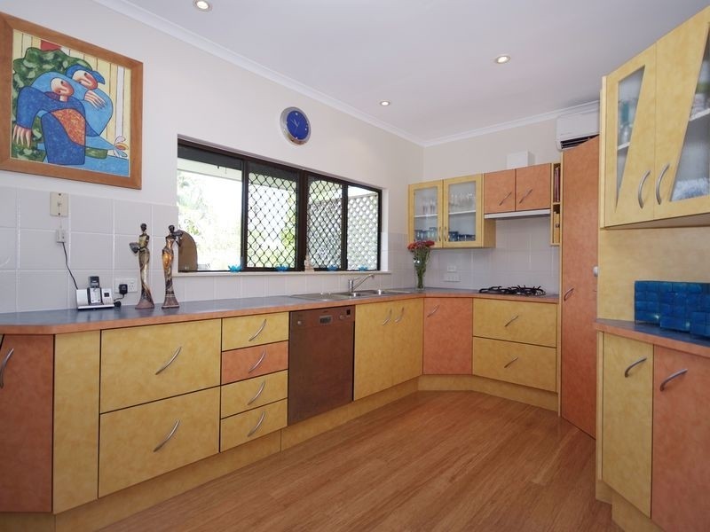 9 Fox Close, Brinsmead QLD 4870