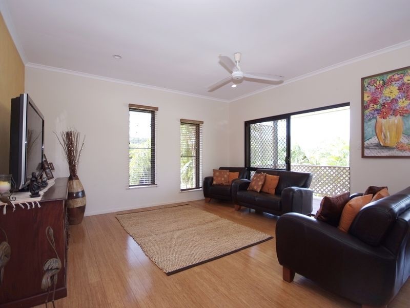 9 Fox Close, Brinsmead QLD 4870