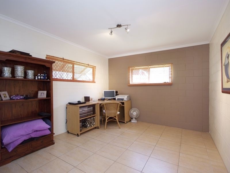 9 Fox Close, Brinsmead QLD 4870