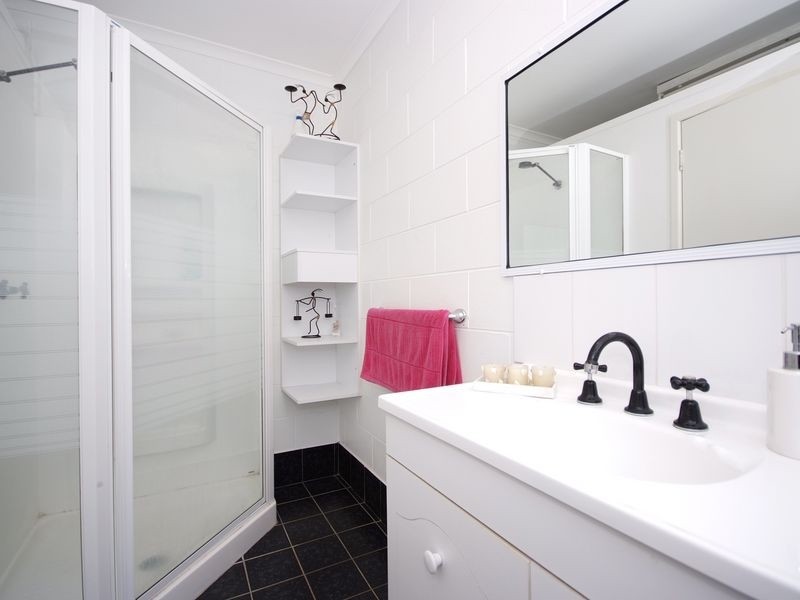 9 Fox Close, Brinsmead QLD 4870