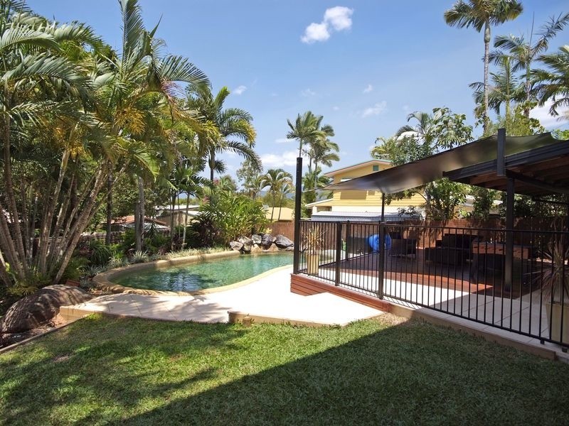 9 Fox Close, Brinsmead QLD 4870
