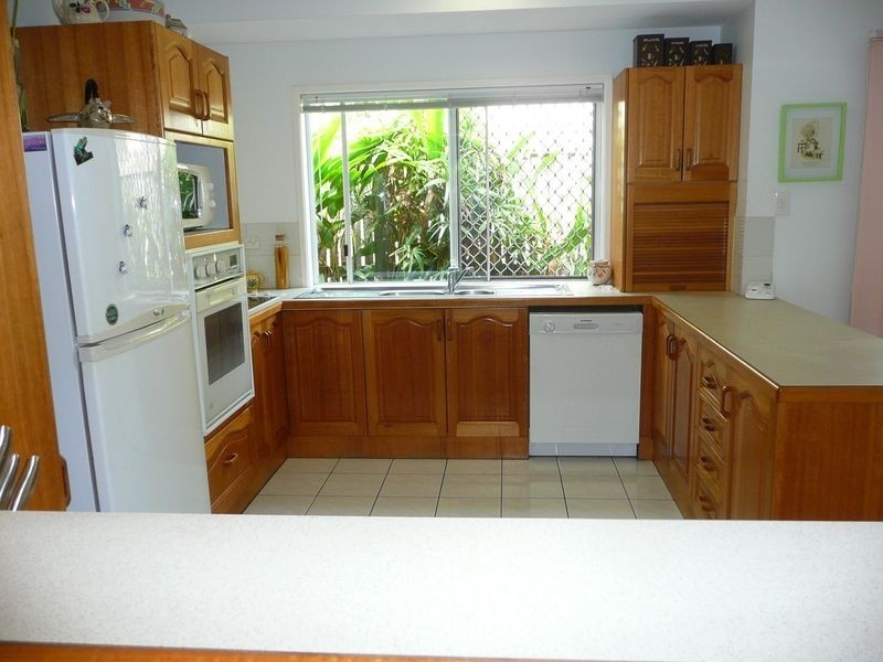 5 Ariel Court – City View Estate, Mooroobool QLD 4870