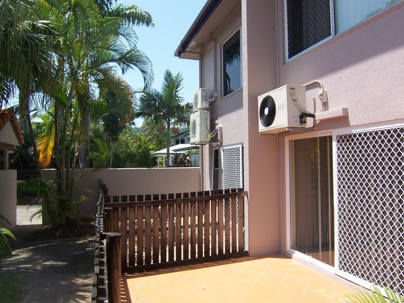 2/36 Springfield Crescent, Manoora QLD 4870