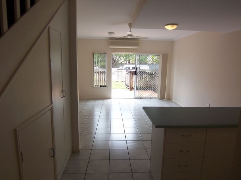 2/36 Springfield Crescent, Manoora QLD 4870