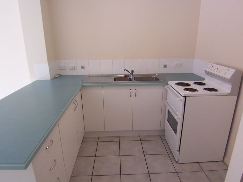 2/36 Springfield Crescent, Manoora QLD 4870