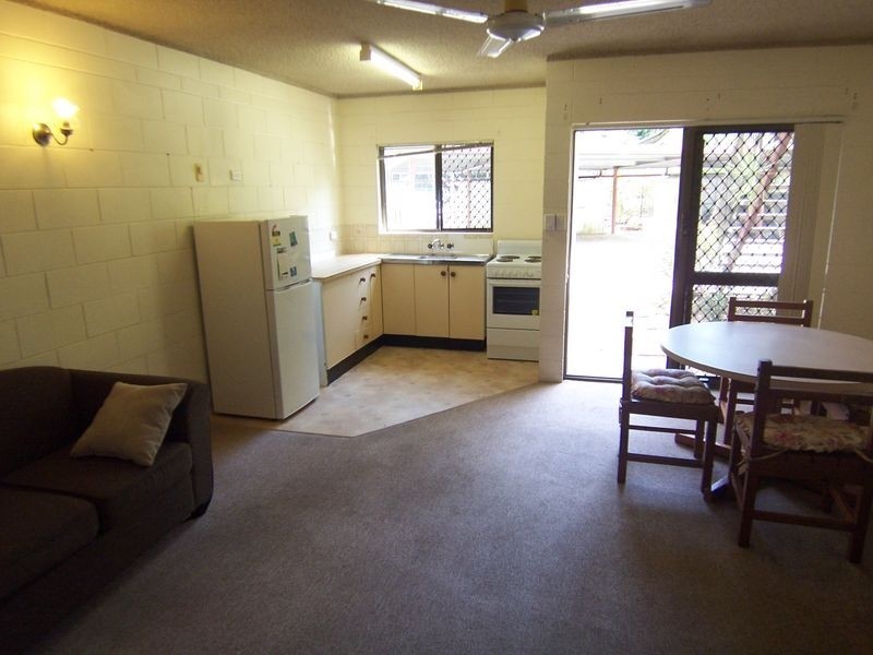 4/3 McPherson Close, Edge Hill QLD 4870