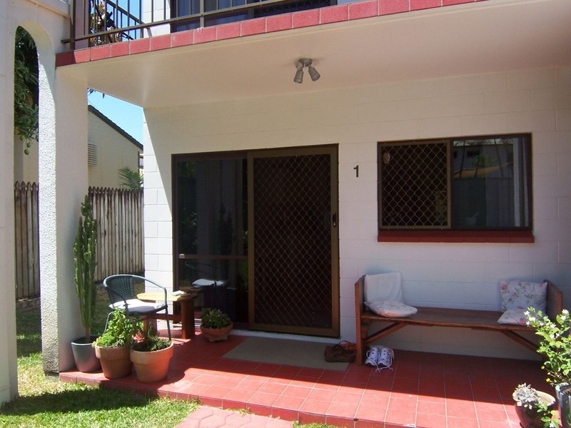 1/3 Crathern Close, Edge Hill QLD 4870