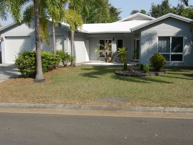 11 Hymes Street, Kanimbla QLD 4870