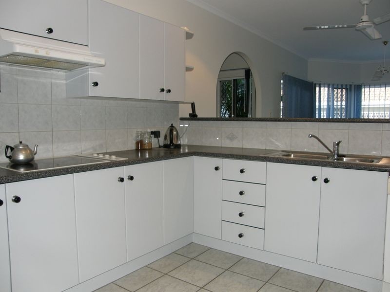 11 Hymes Street, Kanimbla QLD 4870