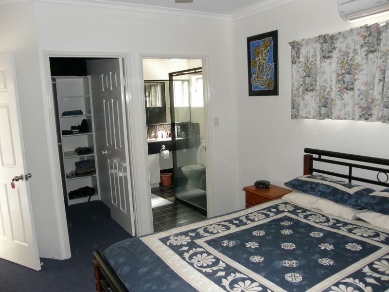 11 Hymes Street, Kanimbla QLD 4870