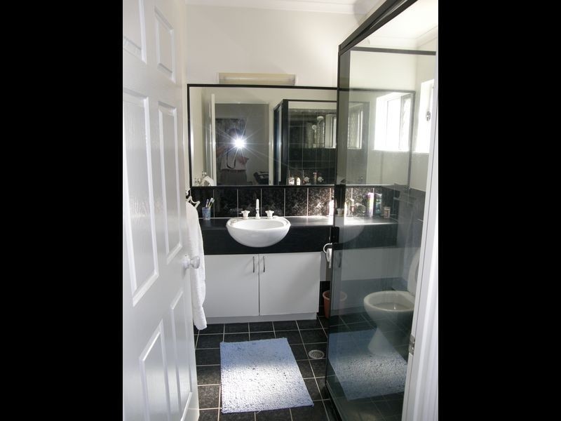 11 Hymes Street, Kanimbla QLD 4870