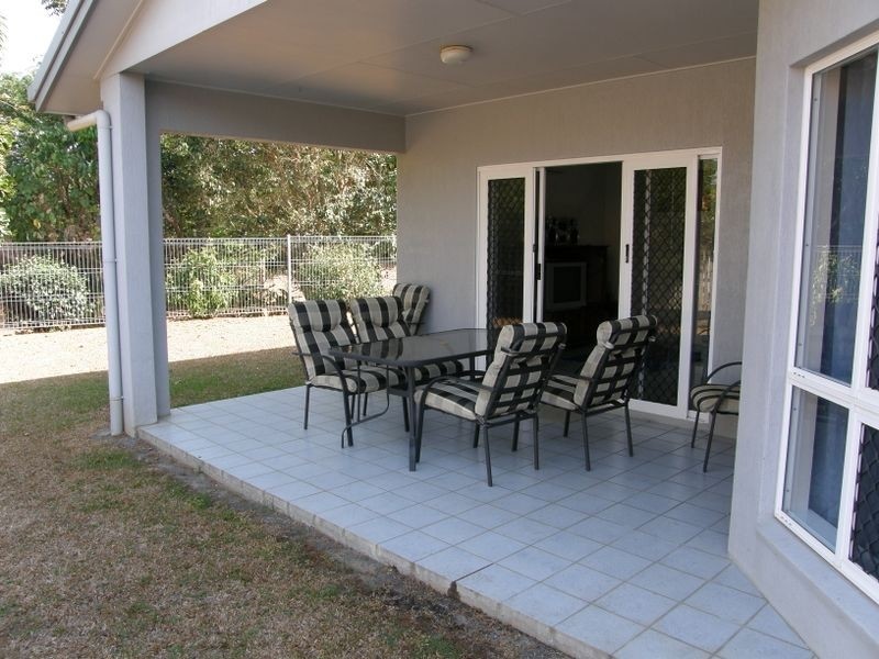 11 Hymes Street, Kanimbla QLD 4870