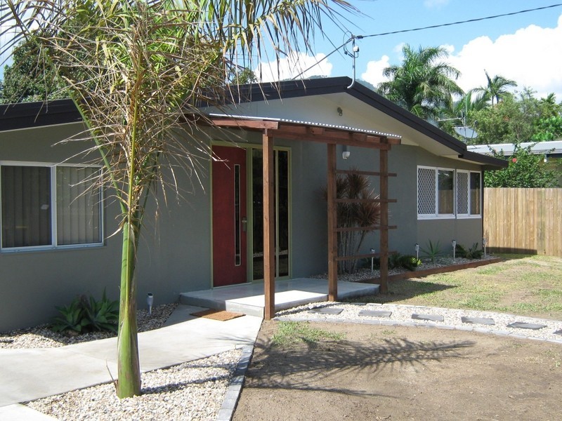 9 Jensen Street, Manoora QLD 4870