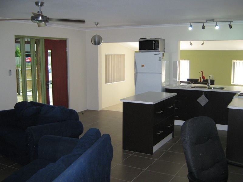 9 Jensen Street, Manoora QLD 4870