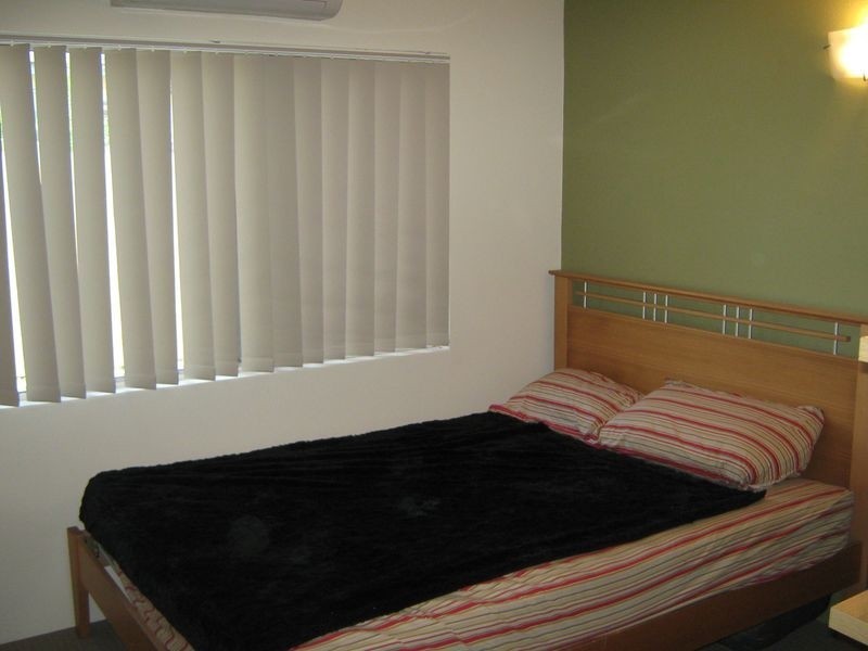 9 Jensen Street, Manoora QLD 4870