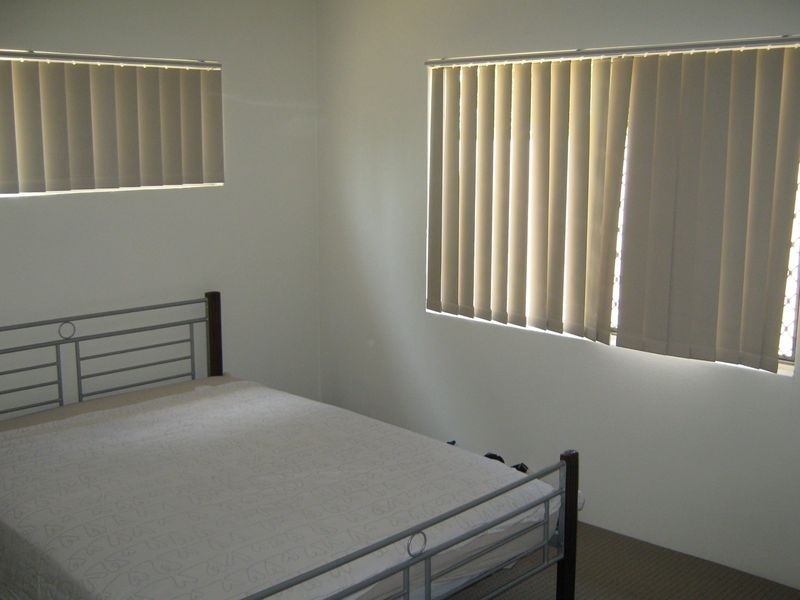 9 Jensen Street, Manoora QLD 4870