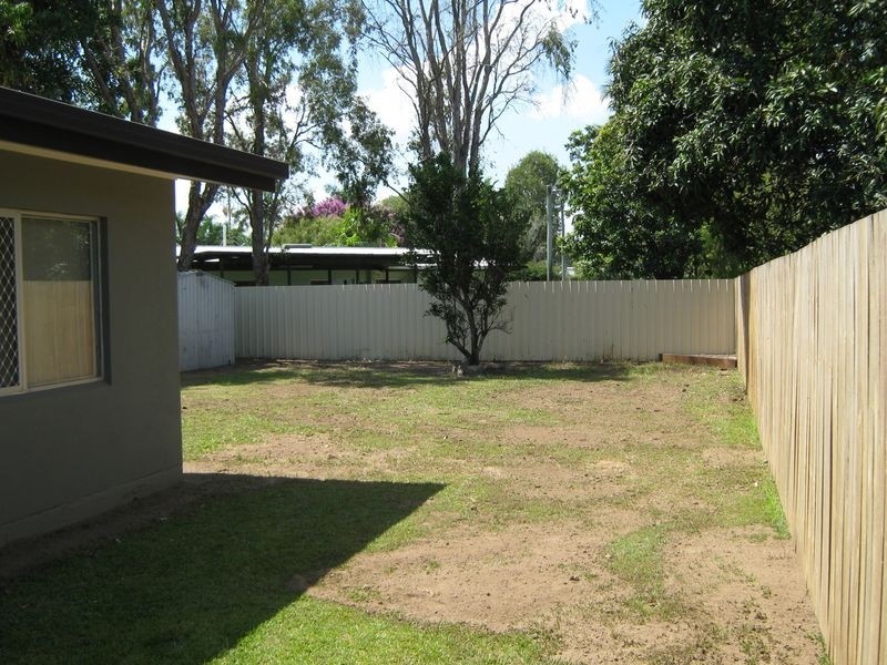 9 Jensen Street, Manoora QLD 4870