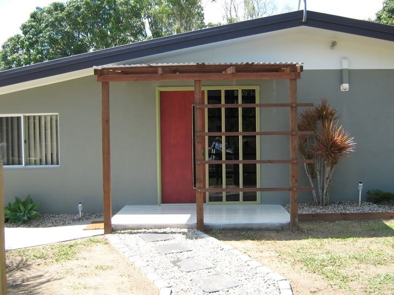 9 Jensen Street, Manoora QLD 4870