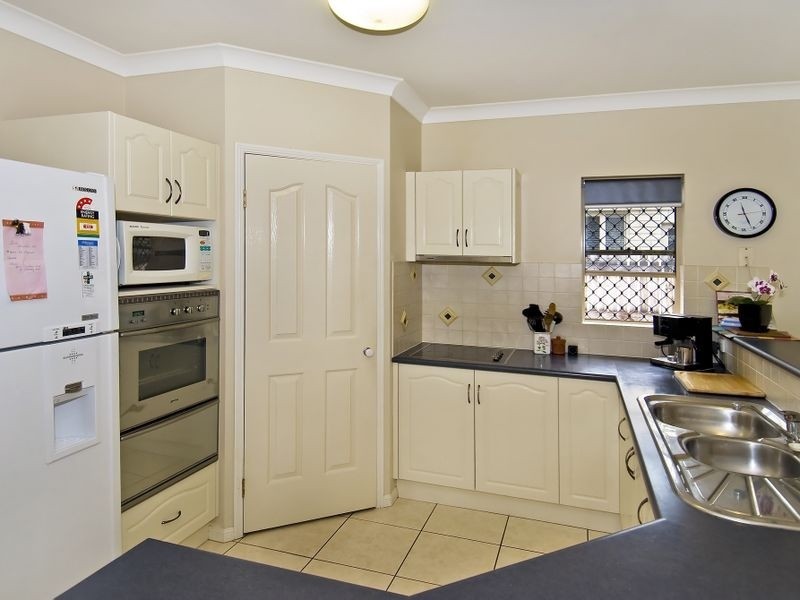 12 St Albans Close, Brinsmead QLD 4870