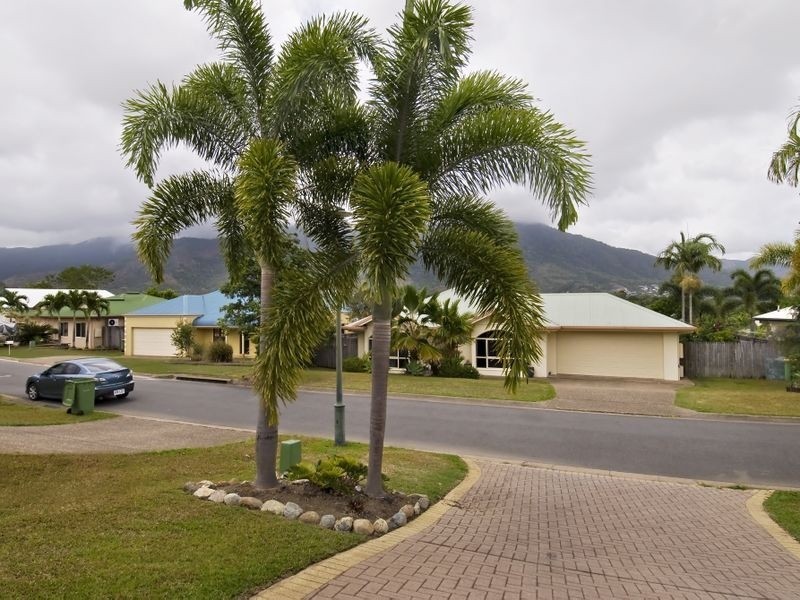 12 St Albans Close, Brinsmead QLD 4870