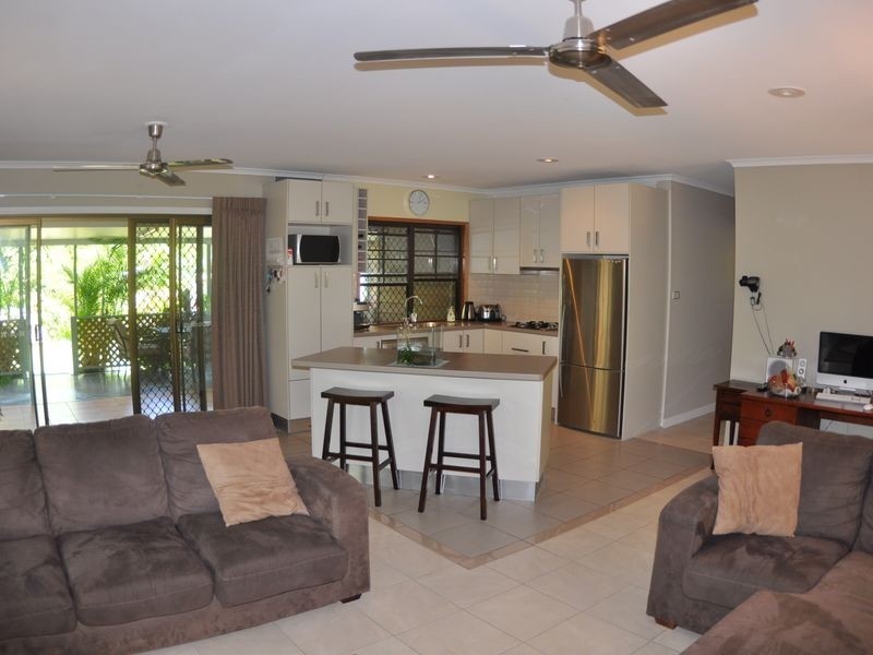 24 Mcfarlane Drive, Kanimbla QLD 4870