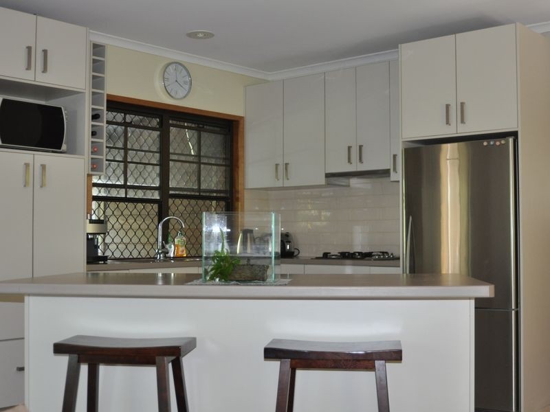 24 Mcfarlane Drive, Kanimbla QLD 4870