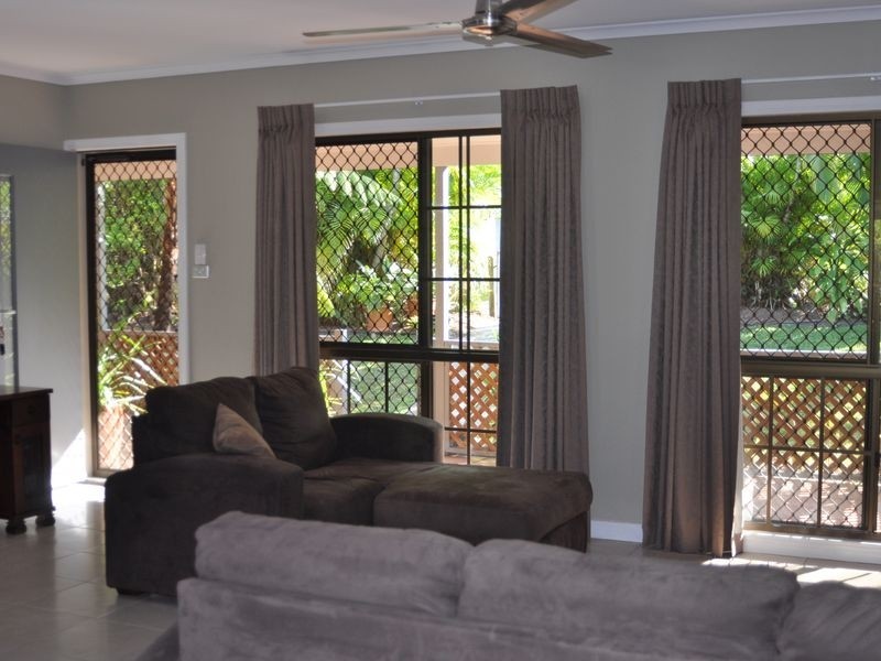 24 Mcfarlane Drive, Kanimbla QLD 4870