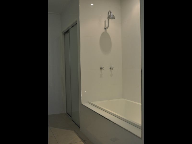 24 Mcfarlane Drive, Kanimbla QLD 4870